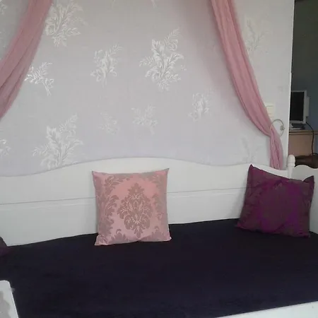 Au Gai Sejour Bed & Breakfast